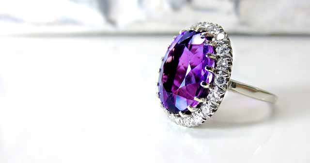 round purple cocktail ring and how to wear dinner rings